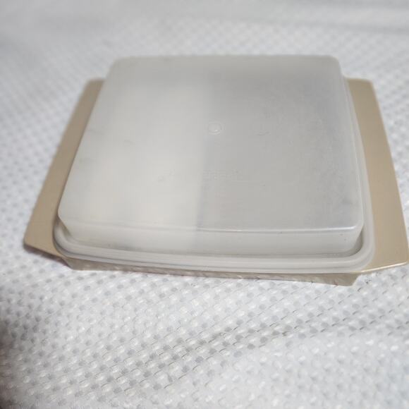TUPPERWARE VINTAGE EUC DEVILED  EGG TRAY KEEPER CONTAINER - Picture 1 of 6
